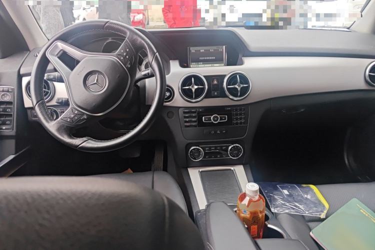 Used Mercedes-Benz GLK-Class 2014 GLK 260 4MATIC Dynamic Model Center Console