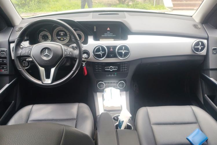 Used Mercedes-Benz GLK-Class 2014 GLK 260 4MATIC Dynamic Model Center Console