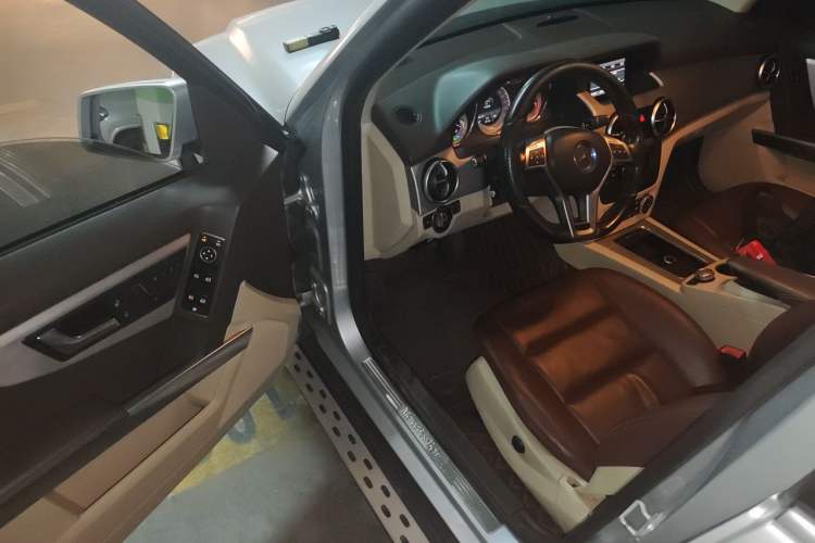 Used Mercedes-Benz GLK-Class 2014 GLK 200 Standard Model Driver Seat