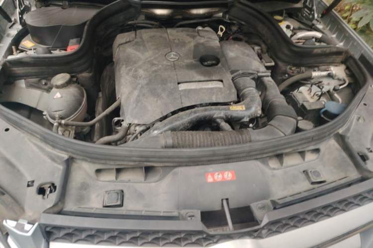Used Mercedes-Benz GLK-Class 2014 GLK 200 Standard Model Engine Bay