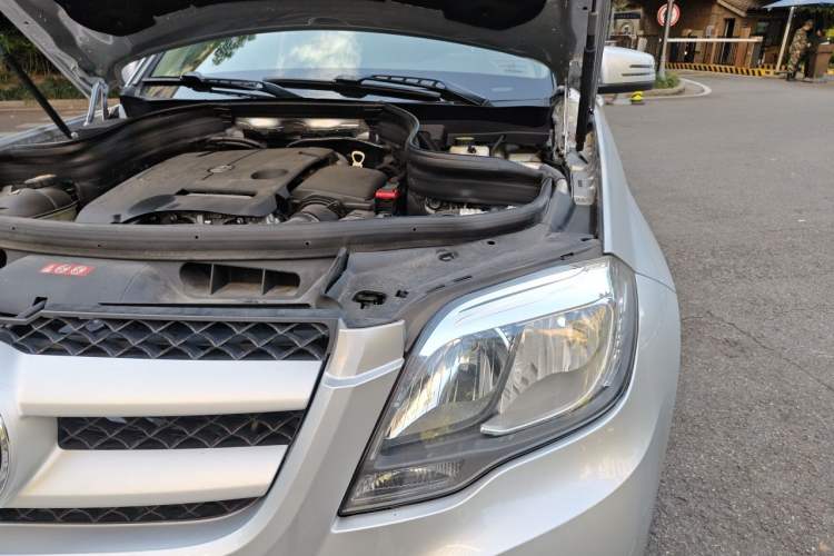 Used Mercedes-Benz GLK-Class 2014 GLK 260 4MATIC Dynamic Model Engine Bay Left