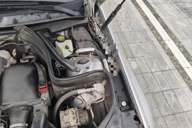 Used Mercedes-Benz GLK-Class 2014 GLK 260 4MATIC Dynamic Model Engine Bay Left