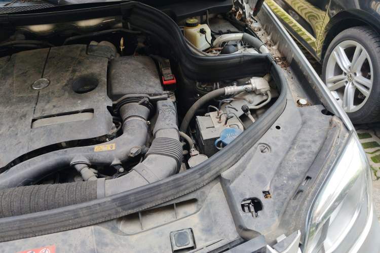 Used Mercedes-Benz GLK-Class 2014 GLK 260 4MATIC Dynamic Model Engine Bay Left