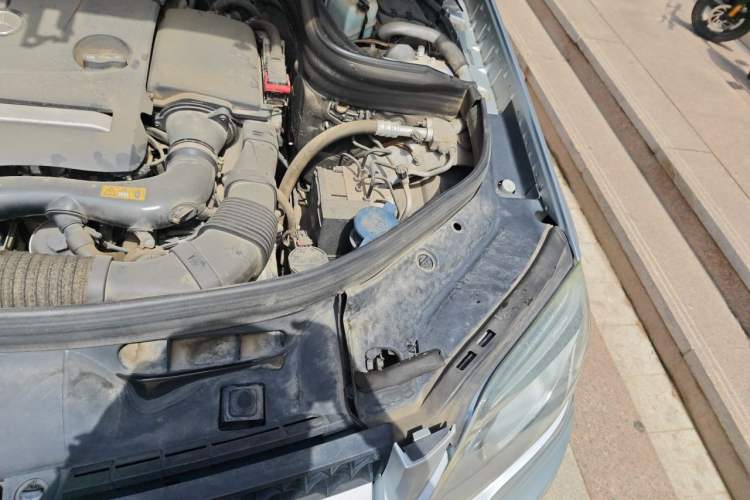 Used Mercedes-Benz GLK-Class 2014 GLK 260 4MATIC Dynamic Model Engine Bay Left