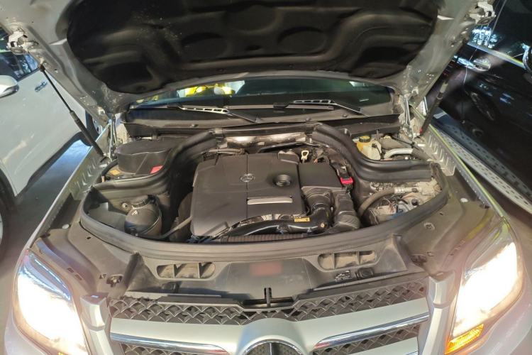 Used Mercedes-Benz GLK-Class 2014 GLK 200 Standard Model Engine Bay