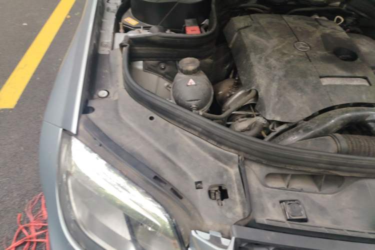 Used Mercedes-Benz GLK-Class 2014 GLK 200 Standard Model Engine Bay Right