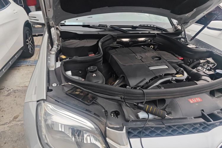 Used Mercedes-Benz GLK-Class 2014 GLK 260 4MATIC Dynamic Model Engine Bay Right