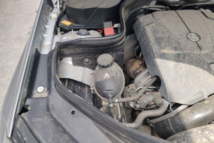 Used Mercedes-Benz GLK-Class 2014 GLK 260 4MATIC Dynamic Model Engine Bay Right
