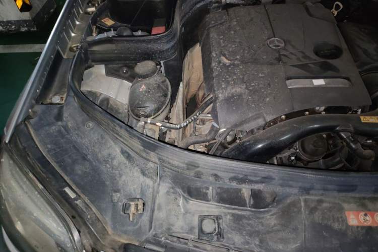 Used Mercedes-Benz GLK-Class 2014 GLK 260 4MATIC Dynamic Model Engine Bay Right