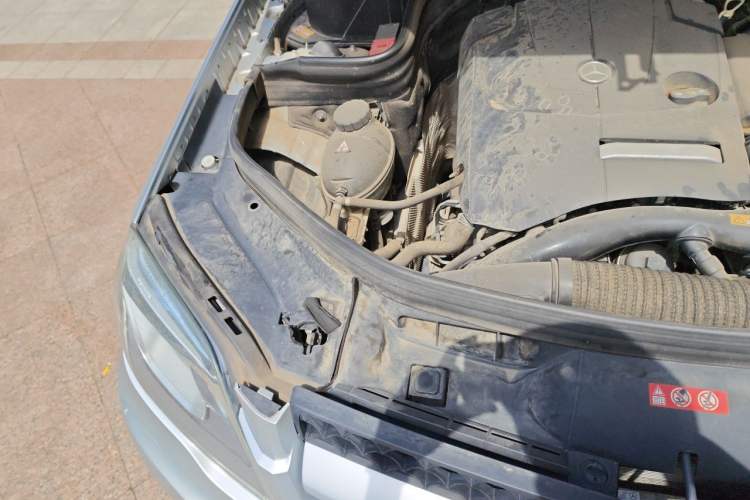 Used Mercedes-Benz GLK-Class 2014 GLK 260 4MATIC Dynamic Model Engine Bay Right
