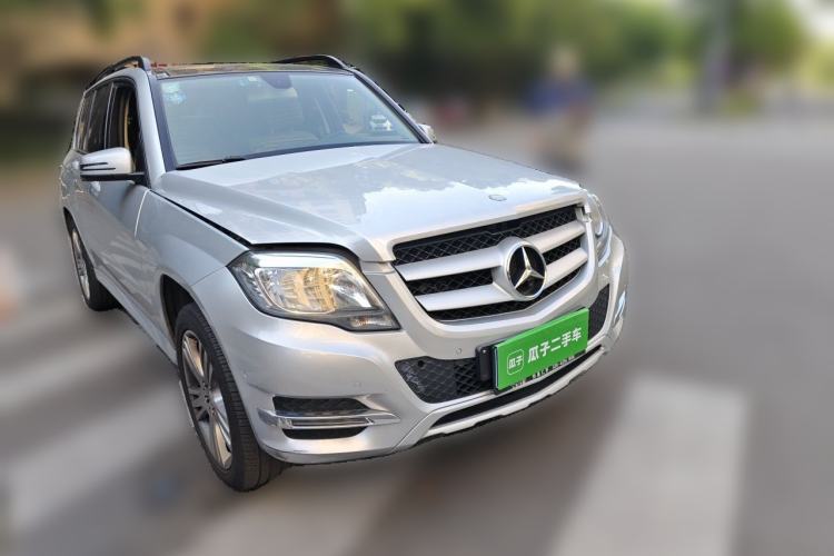 Used Mercedes-Benz GLK-Class 2014 GLK 260 4MATIC Dynamic Model Front Right 45 Deg