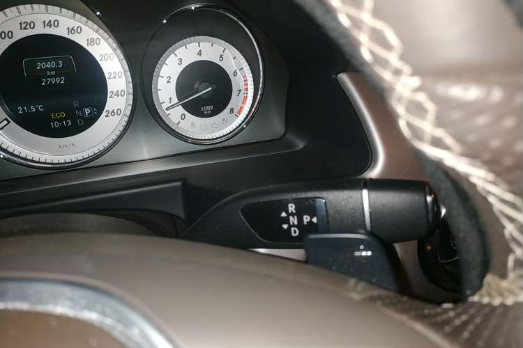 Used Mercedes-Benz GLK-Class 2014 GLK 260 4MATIC Dynamic Model Gear Lever