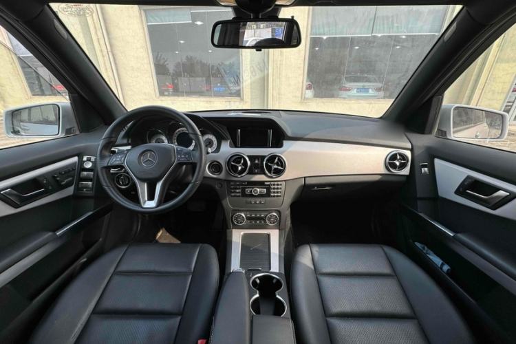 Used Mercedes-Benz GLK-Class 2014 GLK 260 4MATIC Dynamic Model Interior 1