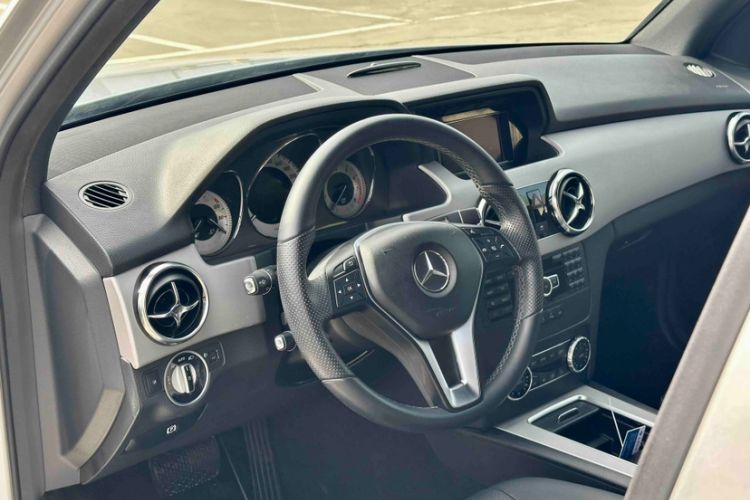 Used Mercedes-Benz GLK-Class 2014 GLK 260 4MATIC Dynamic Model Interior 7