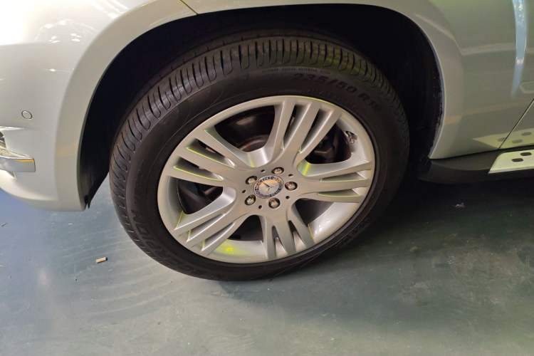 Used Mercedes-Benz GLK-Class 2014 GLK 200 Standard Model Left Front Wheel Hub