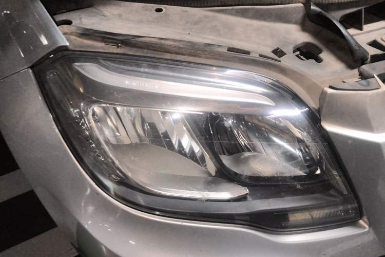 Used Mercedes-Benz GLK-Class 2014 GLK 260 4MATIC Dynamic Model Right Front Headlight
