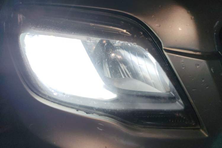 Used Mercedes-Benz GLK-Class 2014 GLK 260 4MATIC Dynamic Model Right Front Headlight