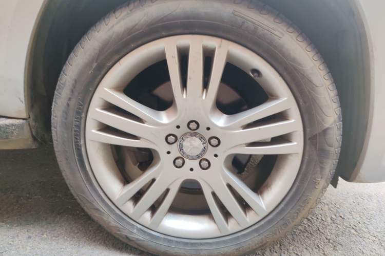 Used Mercedes-Benz GLK-Class 2014 GLK 260 4MATIC Dynamic Model Right Front Wheel Hub