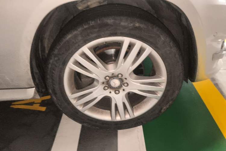Used Mercedes-Benz GLK-Class 2014 GLK 260 4MATIC Dynamic Model Right Front Wheel Hub