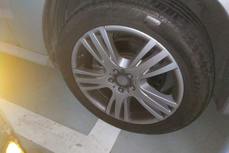 Used Mercedes-Benz GLK-Class 2014 GLK 260 4MATIC Dynamic Model Right Front Wheel Hub