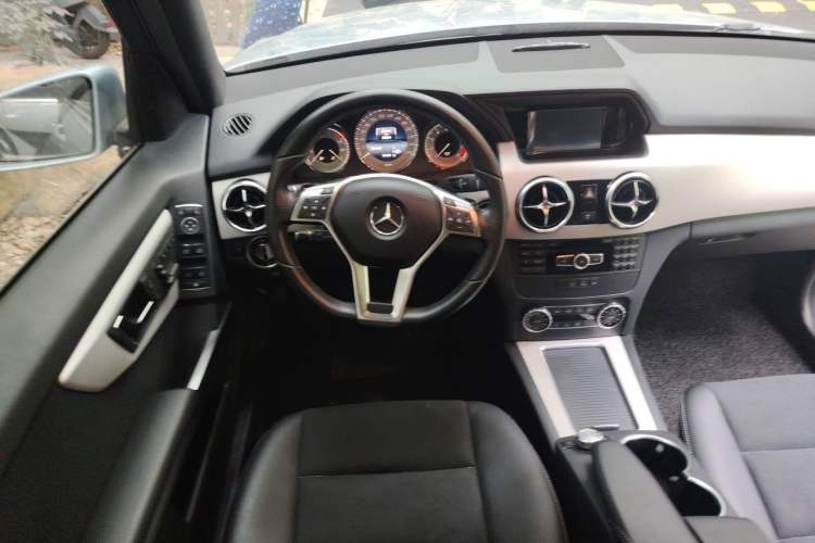 Used Mercedes-Benz GLK-Class 2014 GLK 200 Standard Model Steering Wheel