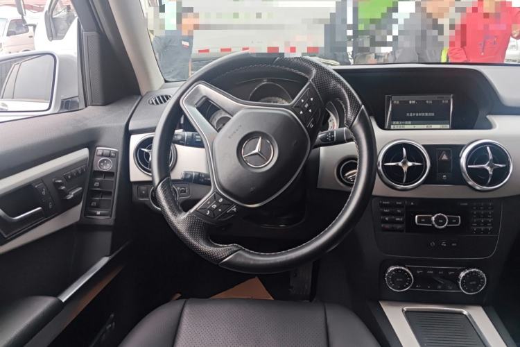 Used Mercedes-Benz GLK-Class 2014 GLK 260 4MATIC Dynamic Model Steering Wheel
