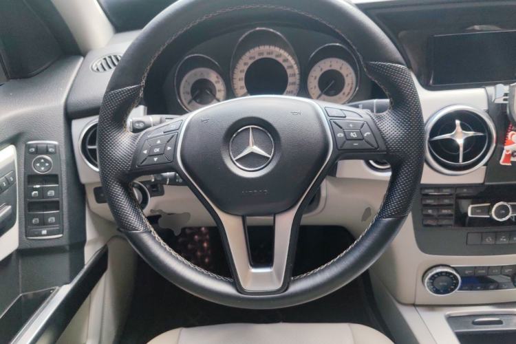 Used Mercedes-Benz GLK-Class 2014 GLK 260 4MATIC Dynamic Model Steering Wheel