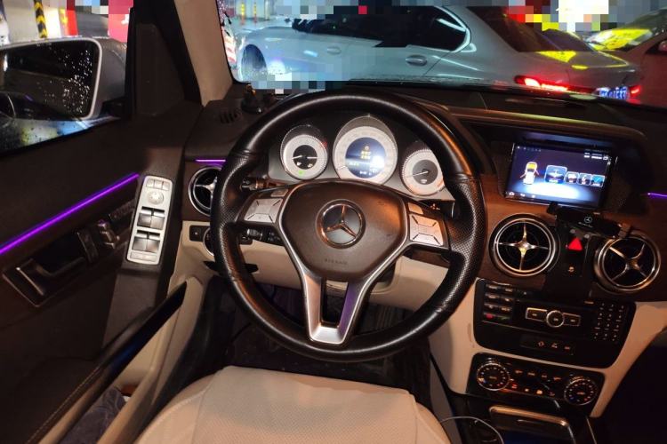 Used Mercedes-Benz GLK-Class 2014 GLK 260 4MATIC Dynamic Model Steering Wheel