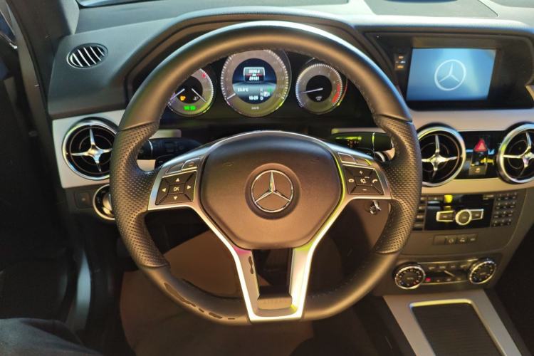 Used Mercedes-Benz GLK-Class 2014 GLK 200 Standard Model Steering Wheel