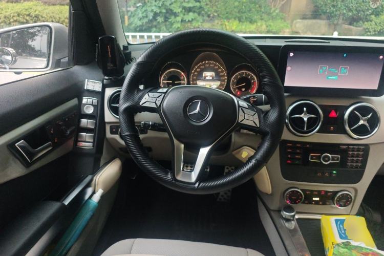Used Mercedes-Benz GLK-Class 2014 GLK 260 4MATIC Dynamic Model Steering Wheel