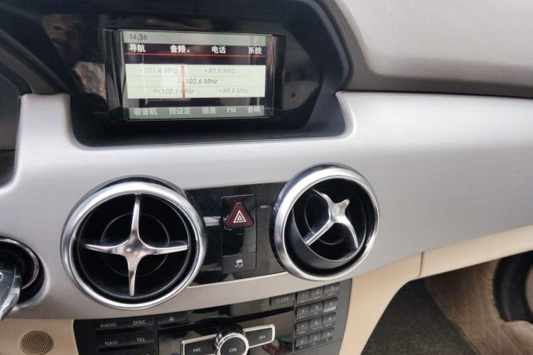 Used Mercedes-Benz GLK-Class 2014 GLK 260 4MATIC Dynamic Model Audio And AC Panel
