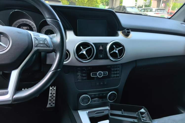 Used Mercedes-Benz GLK-Class 2014 GLK 200 Standard Model Audio And AC Panel
