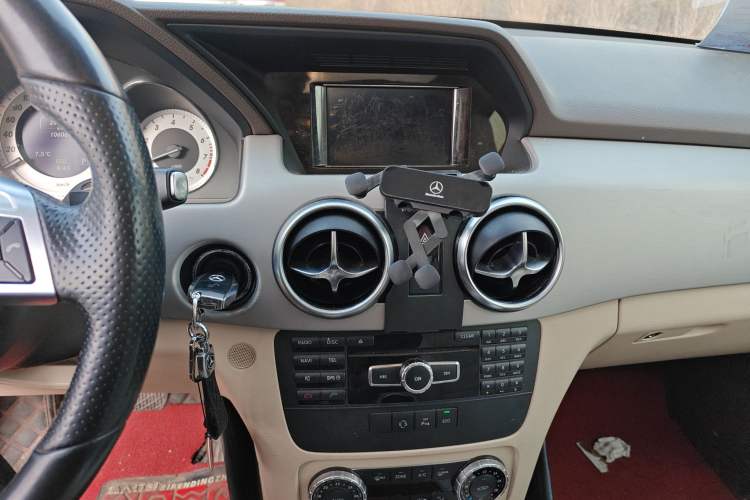 Used Mercedes-Benz GLK-Class 2014 GLK 200 Standard Model Audio And AC Panel
