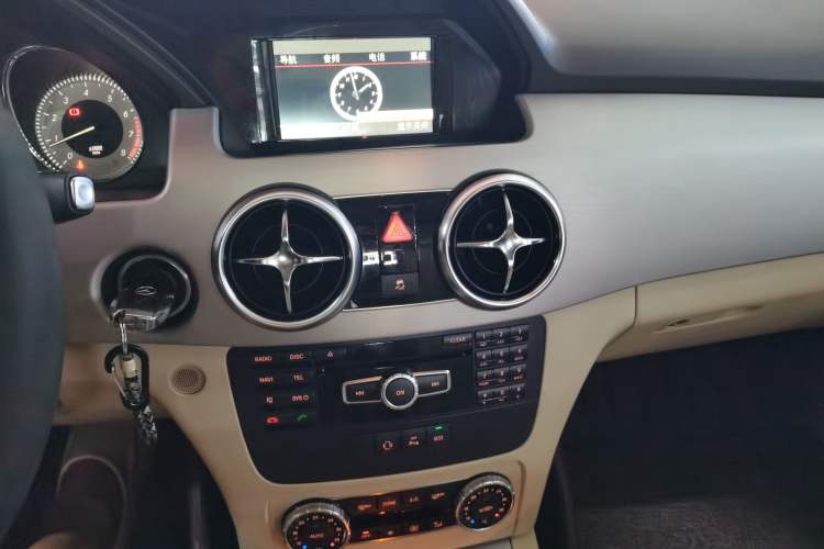 Used Mercedes-Benz GLK-Class 2014 GLK 260 4MATIC Dynamic Model Audio And AC Panel