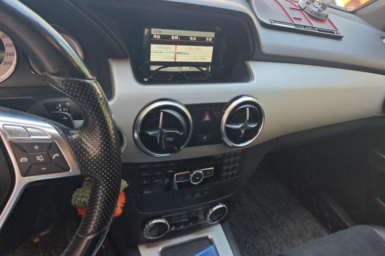 Used Mercedes-Benz GLK-Class 2014 GLK 200 Standard Model Audio And AC Panel