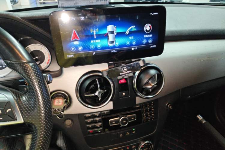 Used Mercedes-Benz GLK-Class 2014 GLK 200 Standard Model Audio And AC Panel
