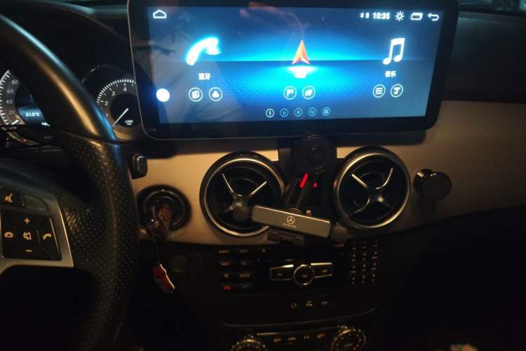 Used Mercedes-Benz GLK-Class 2014 GLK 200 Standard Model Audio And AC Panel
