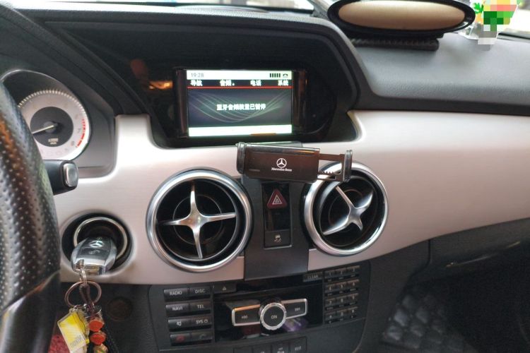 Used Mercedes-Benz GLK-Class 2014 GLK 200 Standard Model Audio And AC Panel