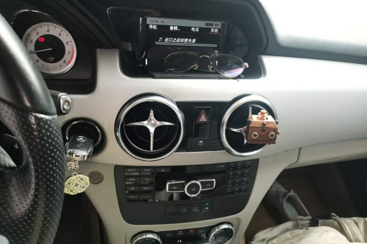 Used Mercedes-Benz GLK-Class 2014 GLK 200 Standard Model Audio And AC Panel
