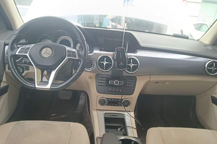 Used Mercedes-Benz GLK-Class 2014 GLK 200 Standard Model Audio And AC Panel