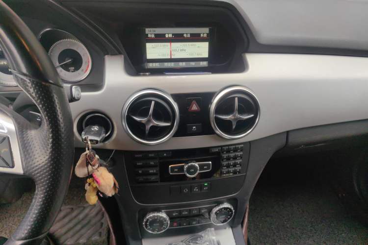 Used Mercedes-Benz GLK-Class 2014 GLK 200 Standard Model Audio And AC Panel
