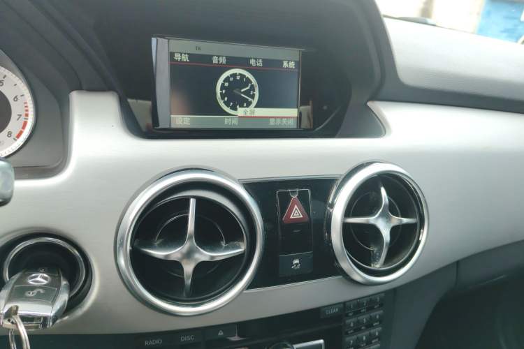 Used Mercedes-Benz GLK-Class 2014 GLK 200 Standard Model Audio And AC Panel