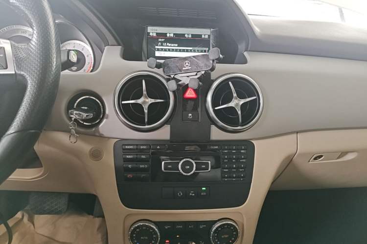 Used Mercedes-Benz GLK-Class 2014 GLK 200 Standard Model Audio And AC Panel