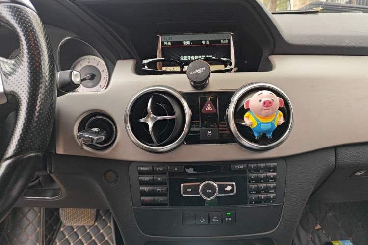 Used Mercedes-Benz GLK-Class 2014 GLK 200 Standard Model Audio And AC Panel