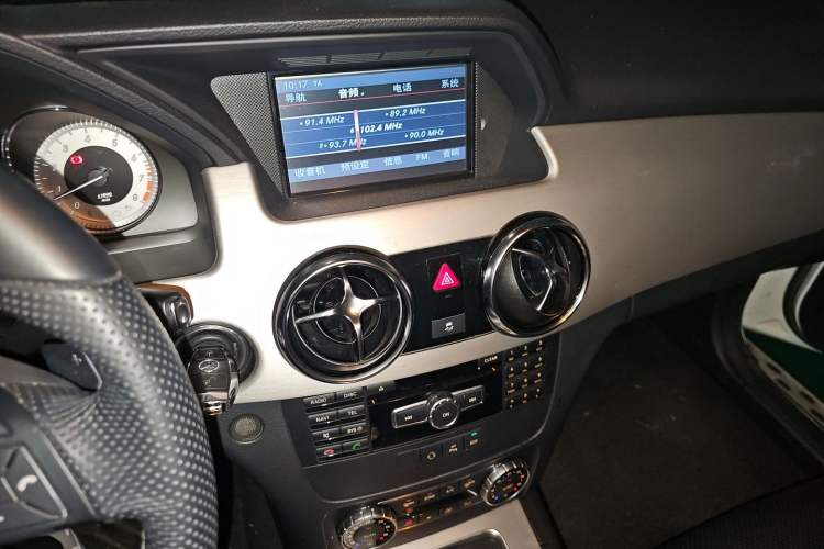 Used Mercedes-Benz GLK-Class 2014 GLK 260 4MATIC Dynamic Model Audio And AC Panel