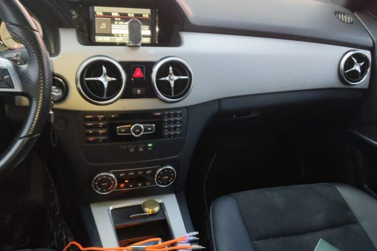 Used Mercedes-Benz GLK-Class 2014 GLK 200 Standard Model Audio And AC Panel