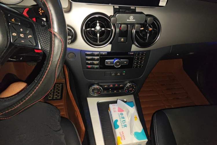 Used Mercedes-Benz GLK-Class 2014 GLK 200 Standard Model Audio And AC Panel
