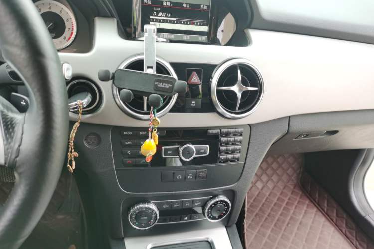 Used Mercedes-Benz GLK-Class 2014 GLK 200 Standard Model Audio And AC Panel