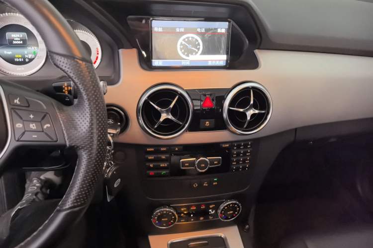 Used Mercedes-Benz GLK-Class 2014 GLK 260 4MATIC Dynamic Model Audio And AC Panel