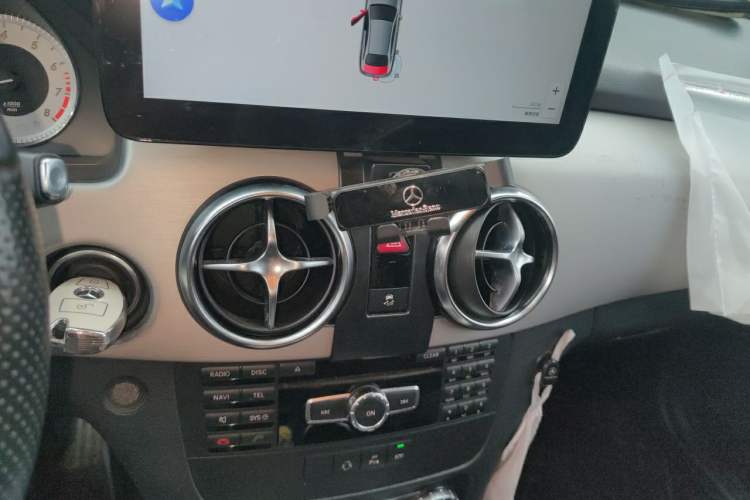 Used Mercedes-Benz GLK-Class 2014 GLK 200 Standard Model Audio And AC Panel